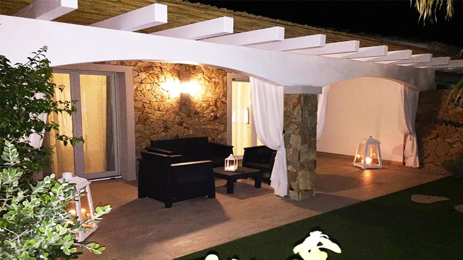 Residence Elegance Ville Ed Appartamenti A Porto Pino Eksteriør bilde