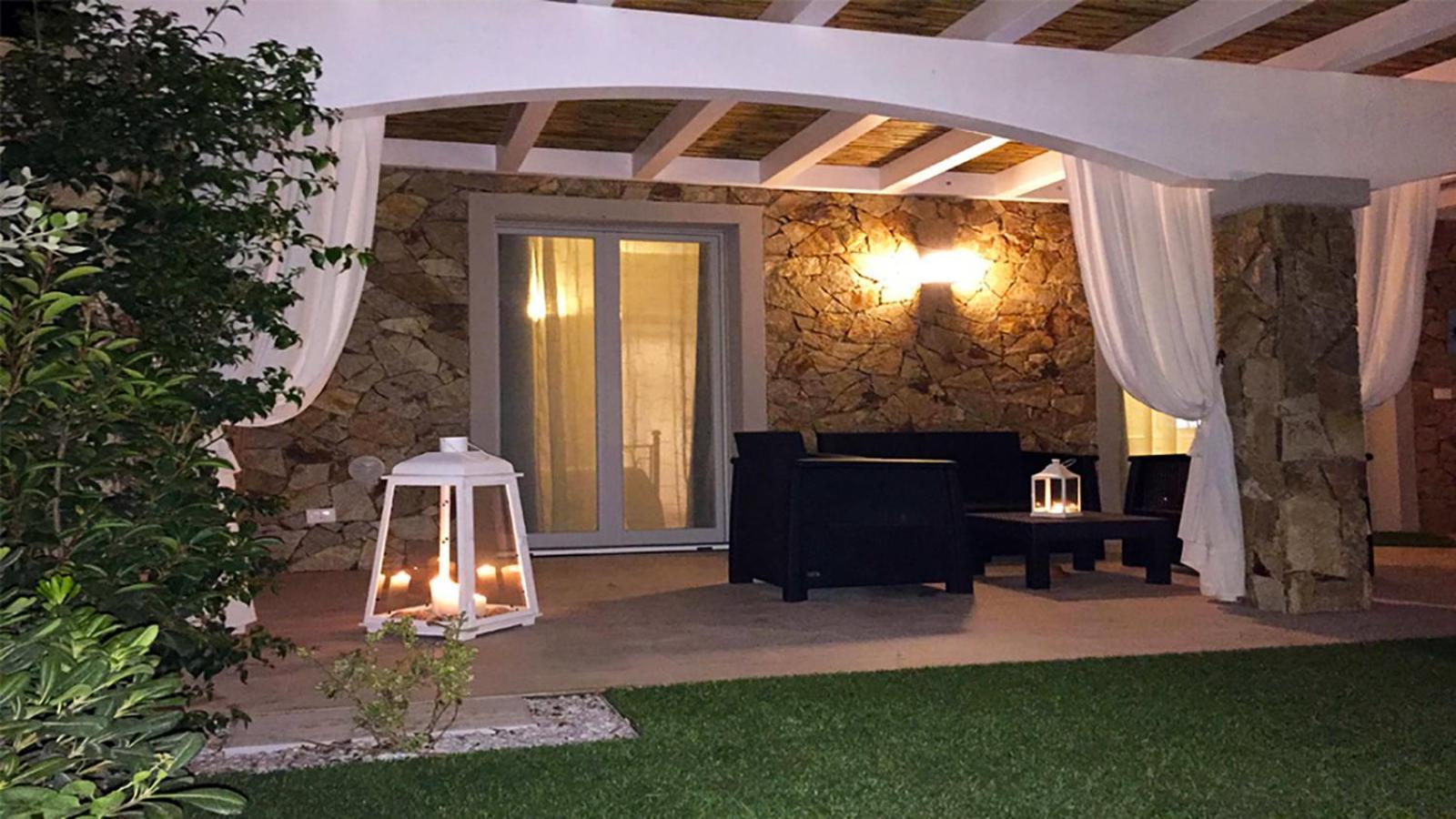 Residence Elegance Ville Ed Appartamenti A Porto Pino Eksteriør bilde