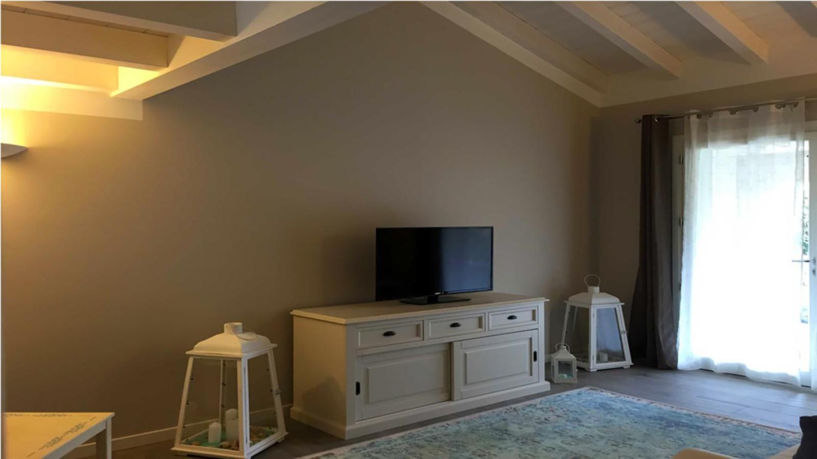 Residence Elegance Ville Ed Appartamenti A Porto Pino Eksteriør bilde