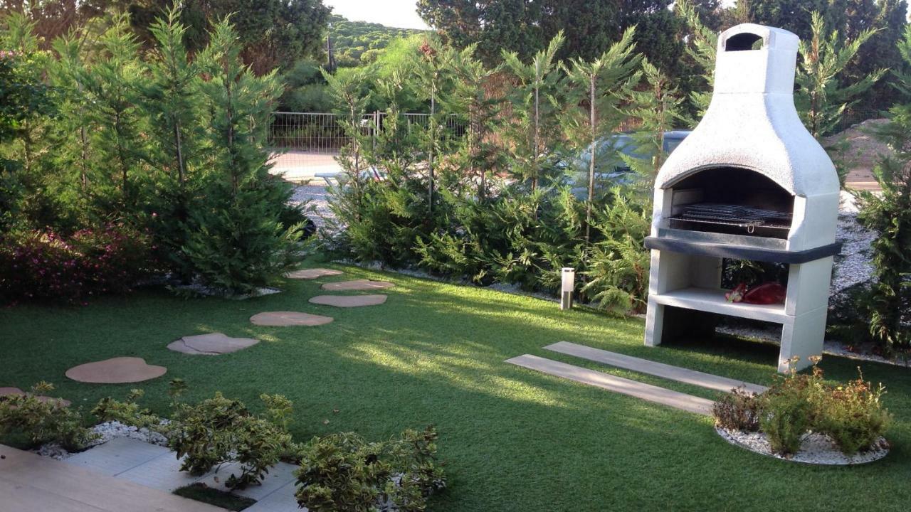 Residence Elegance Ville Ed Appartamenti A Porto Pino Eksteriør bilde