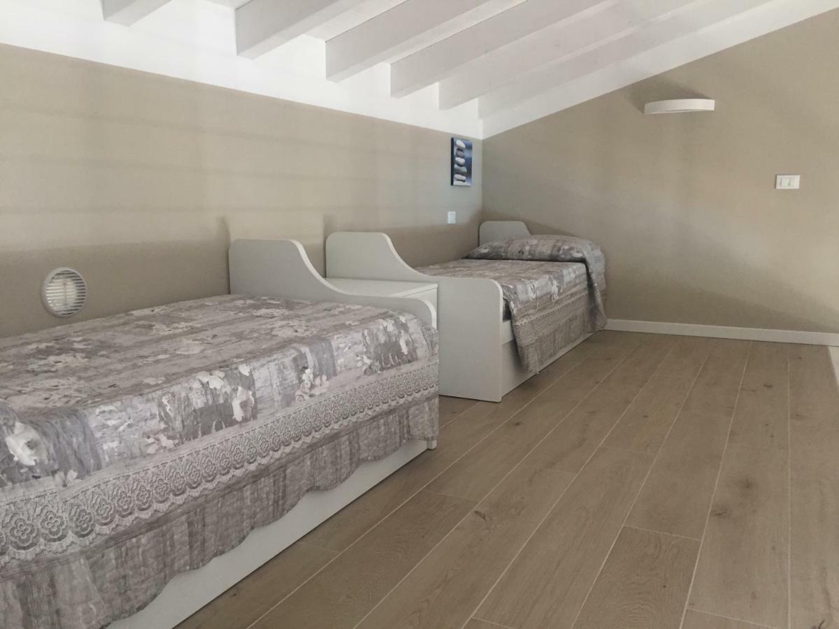 Residence Elegance Ville Ed Appartamenti A Porto Pino Eksteriør bilde