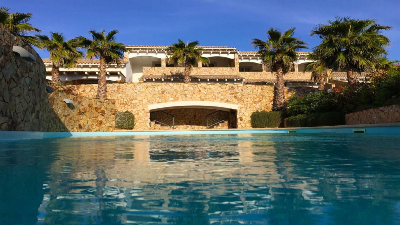 Residence Elegance Ville Ed Appartamenti A Porto Pino Eksteriør bilde
