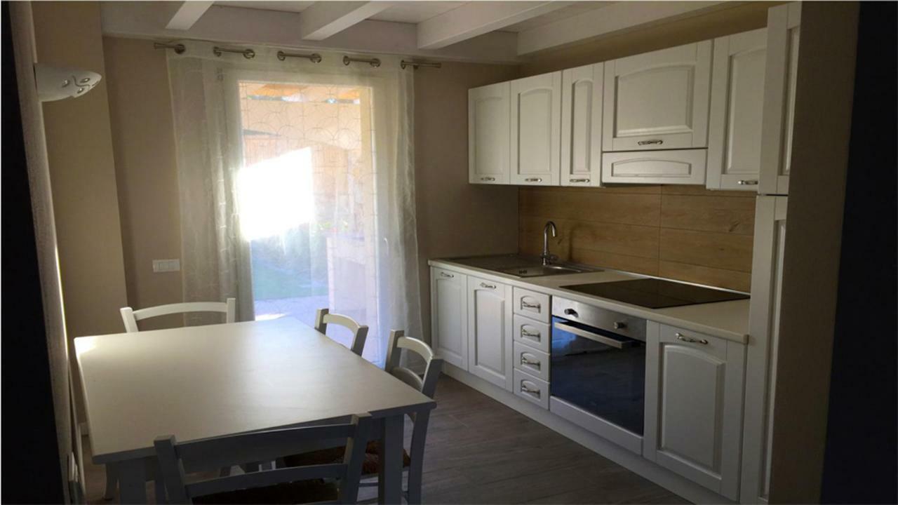 Residence Elegance Ville Ed Appartamenti A Porto Pino Eksteriør bilde