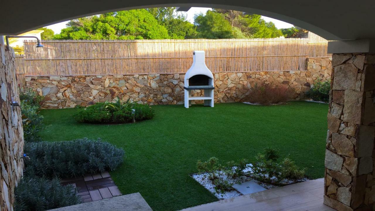 Residence Elegance Ville Ed Appartamenti A Porto Pino Eksteriør bilde