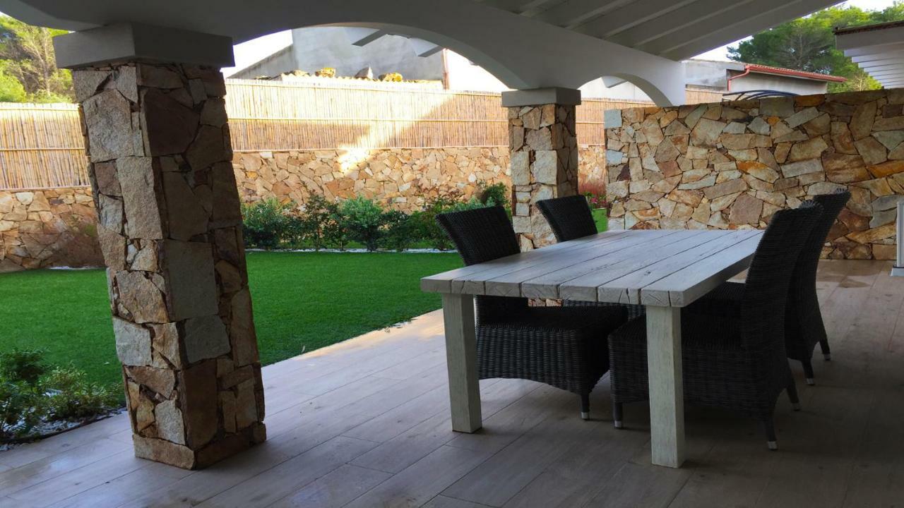 Residence Elegance Ville Ed Appartamenti A Porto Pino Eksteriør bilde