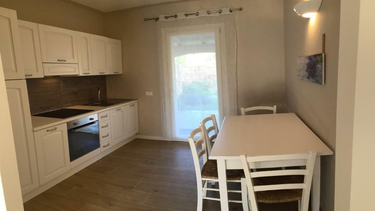 Residence Elegance Ville Ed Appartamenti A Porto Pino Eksteriør bilde