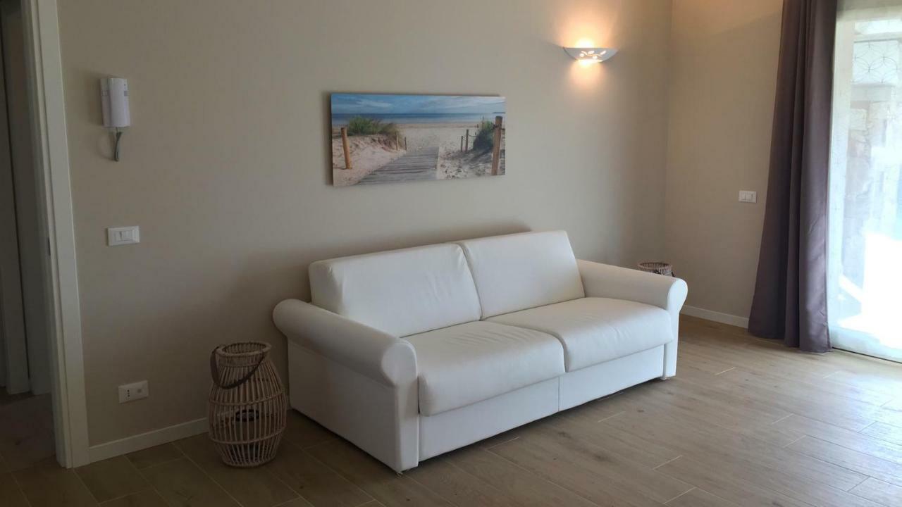 Residence Elegance Ville Ed Appartamenti A Porto Pino Eksteriør bilde