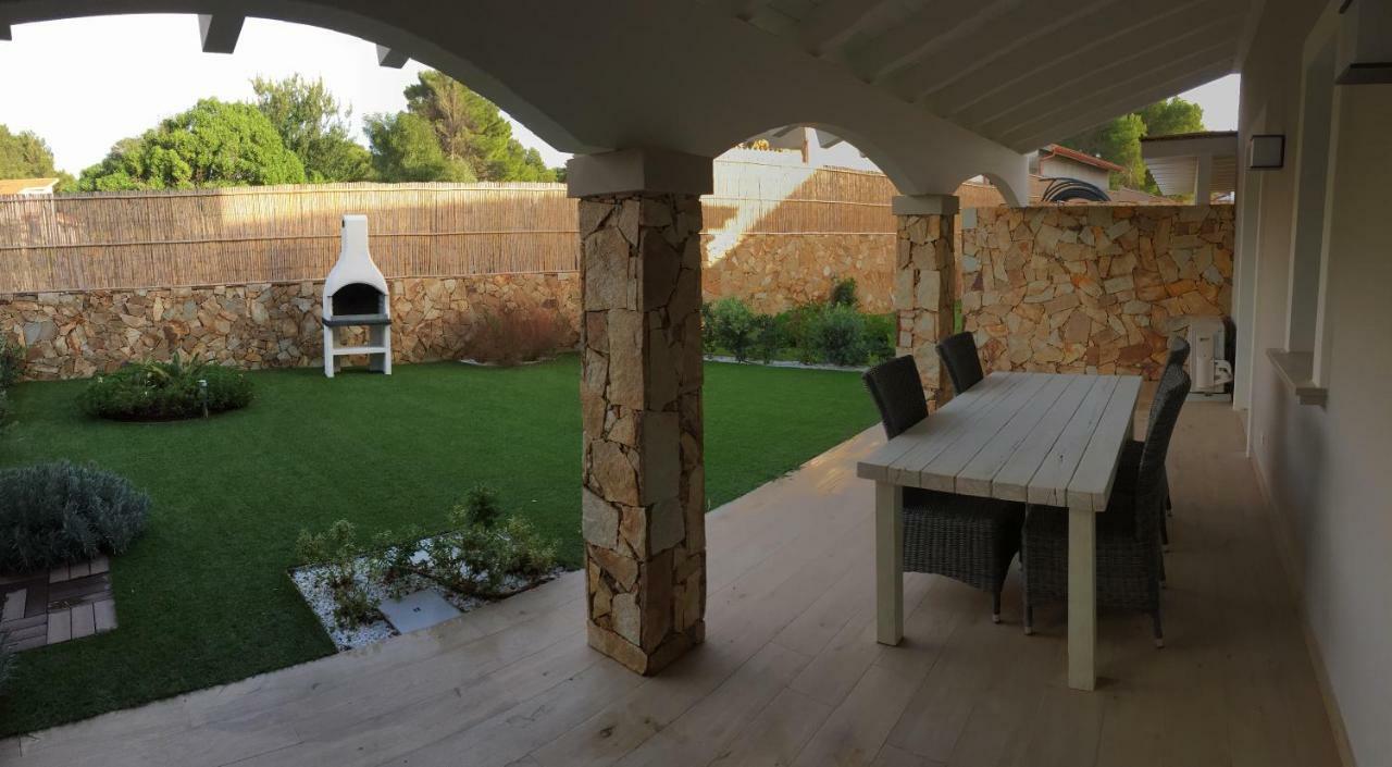 Residence Elegance Ville Ed Appartamenti A Porto Pino Eksteriør bilde