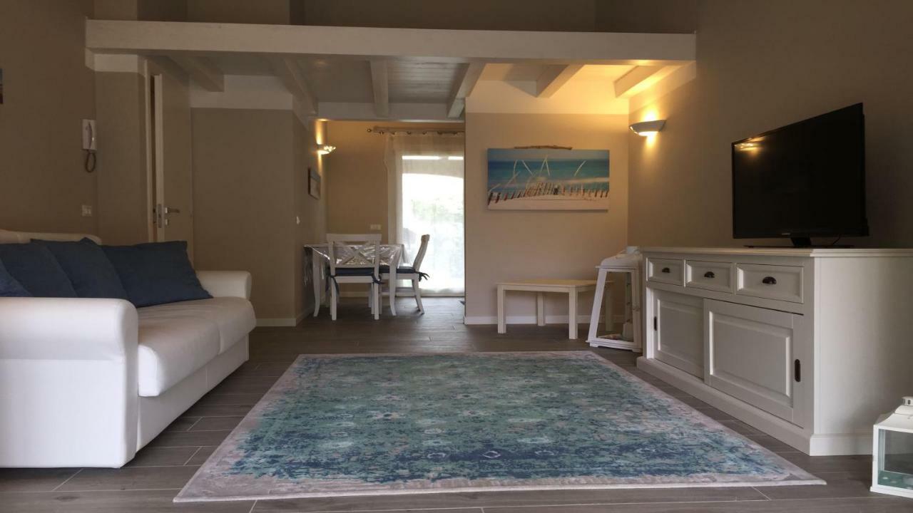 Residence Elegance Ville Ed Appartamenti A Porto Pino Eksteriør bilde